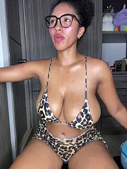 Mia_sweet80