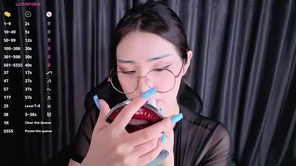 Momo_Ayase_