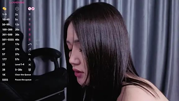 Momo_Ayase_