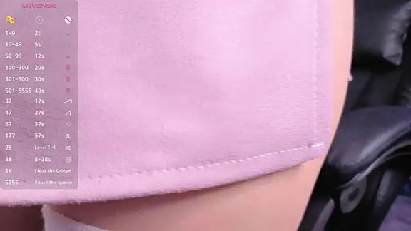 Momo_Ayase_