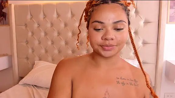 Eloisa_cleavage_