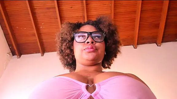 Eloisa_cleavage_