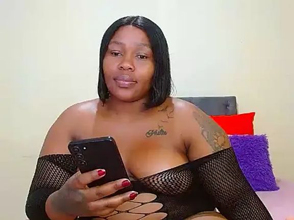 curvycloe1