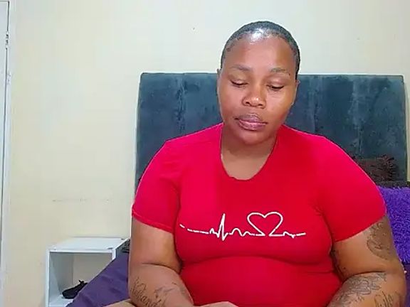 curvycloe1
