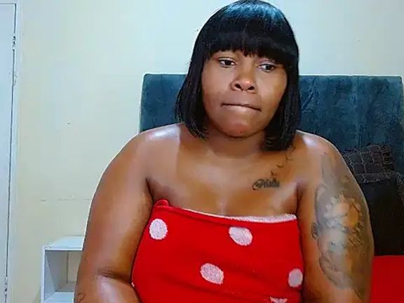 curvycloe1