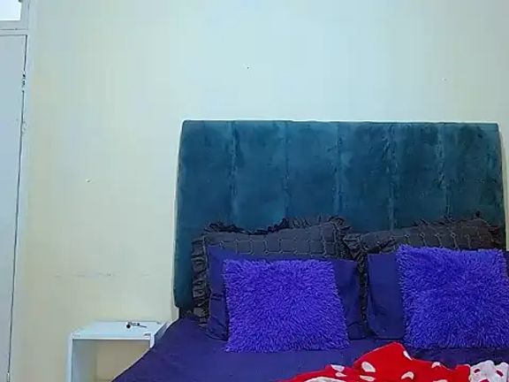 curvycloe1