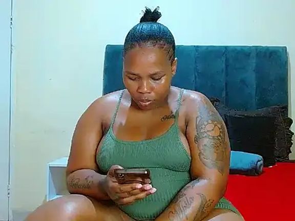 curvycloe1