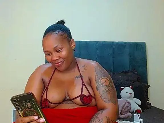 curvycloe1