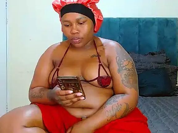 curvycloe1