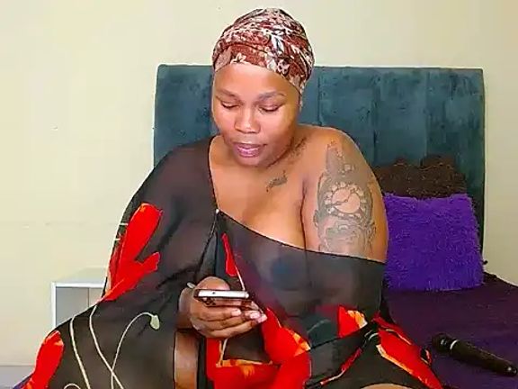curvycloe1