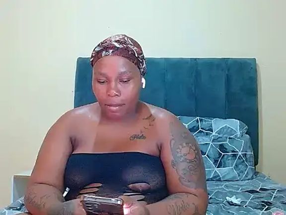 curvycloe1