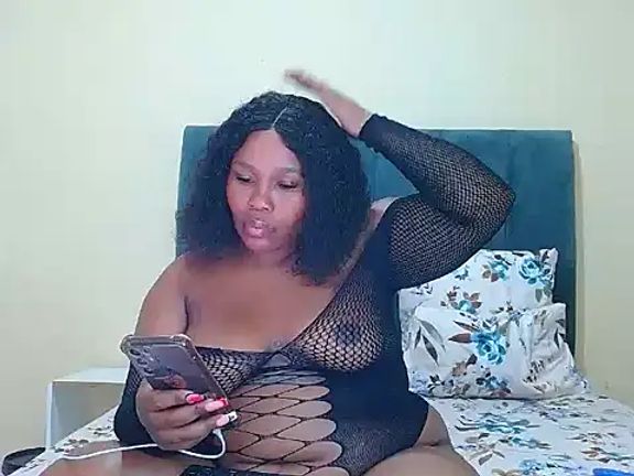 curvycloe1