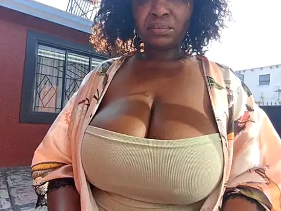 EbonyRose9