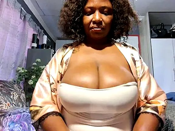 EbonyRose9