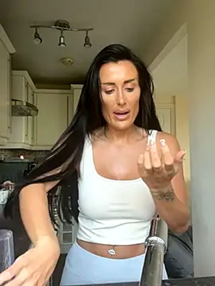 SECRETBELLAUK