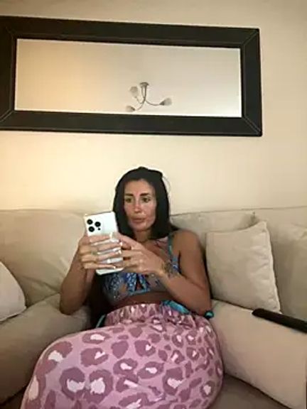 SECRETBELLAUK
