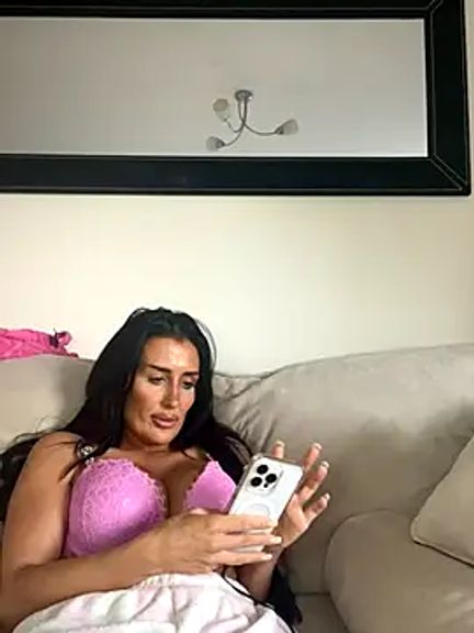 SECRETBELLAUK