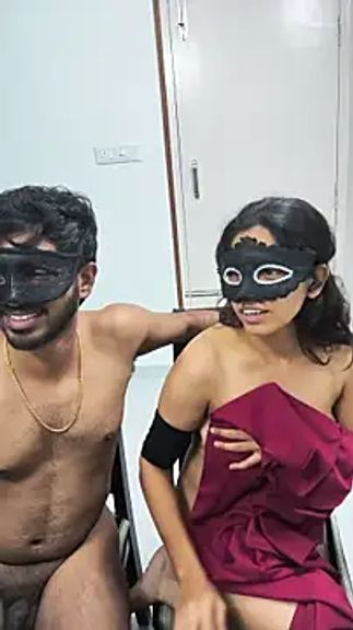 NAUGHTY_INDIAN_COUPLE