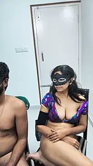 NAUGHTY_INDIAN_COUPLE
