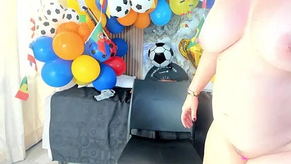 Danna_topless