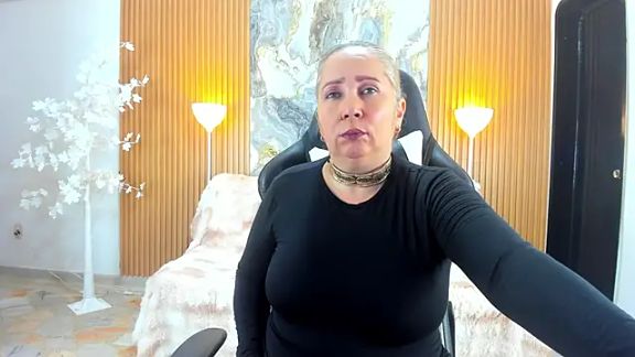 Danna_topless