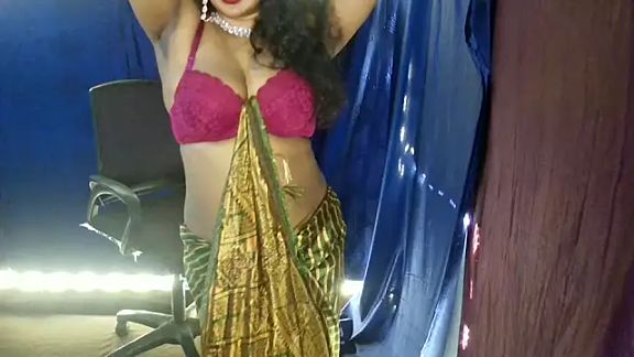 QUEEN_SAKHI1