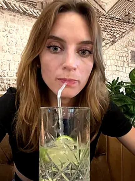 -AngelAri-