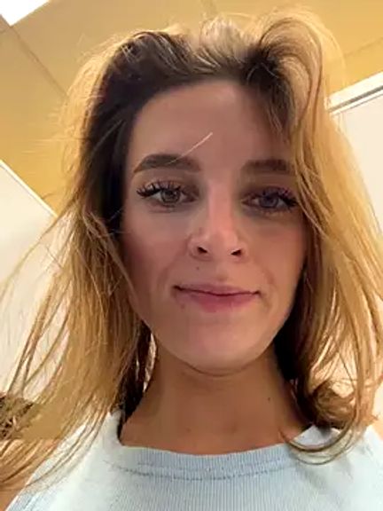 -AngelAri-