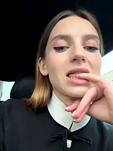 -AngelAri-