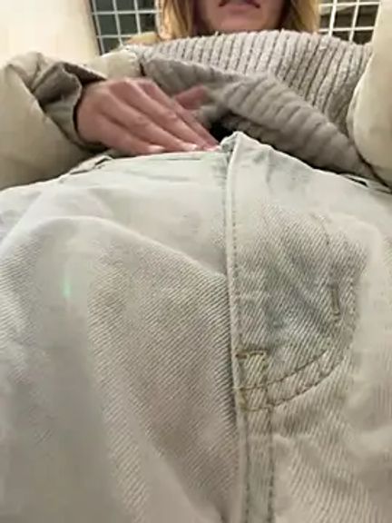 -AngelAri-