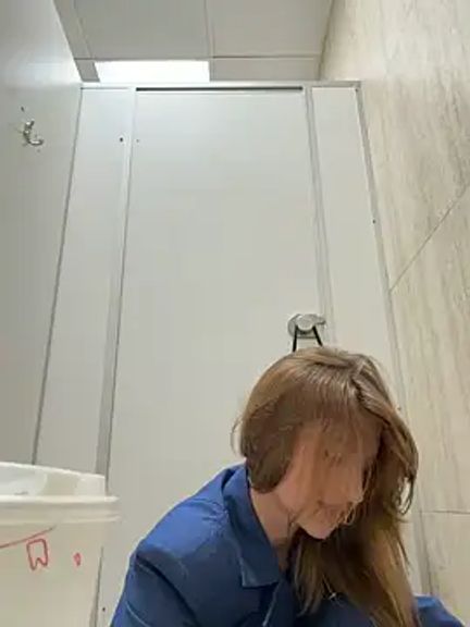 -AngelAri-