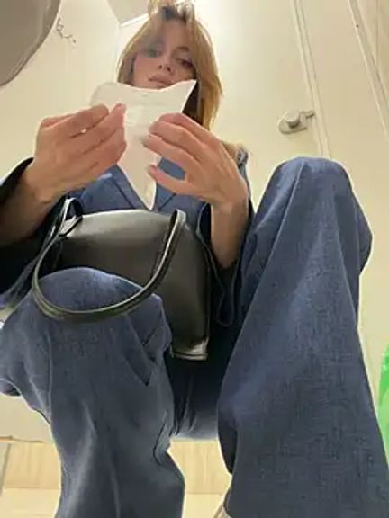 -AngelAri-