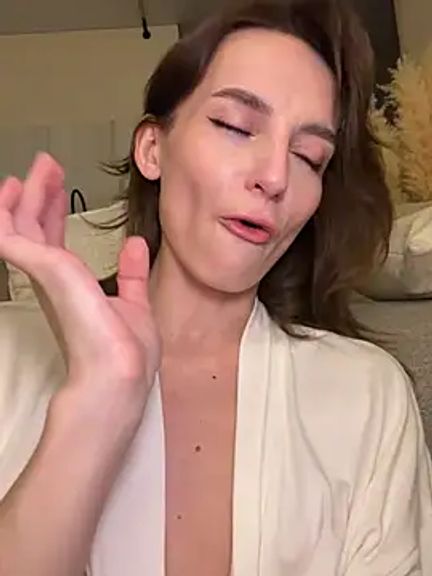 -AngelAri-
