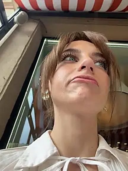 -AngelAri-