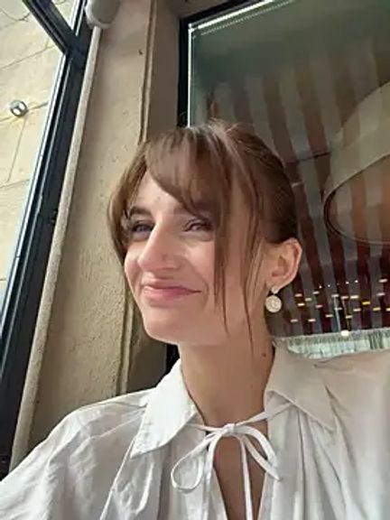 -AngelAri-