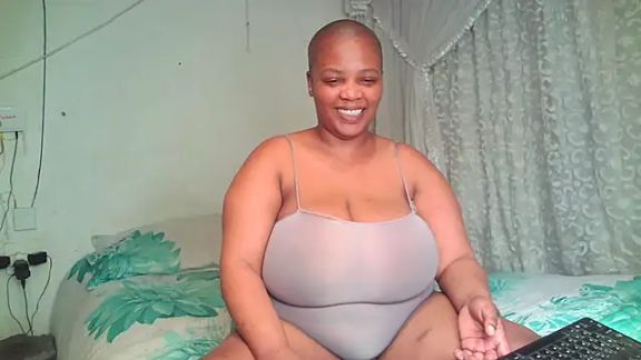 BUSTYY44DD