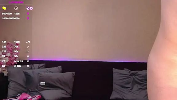 anna_chatstrip