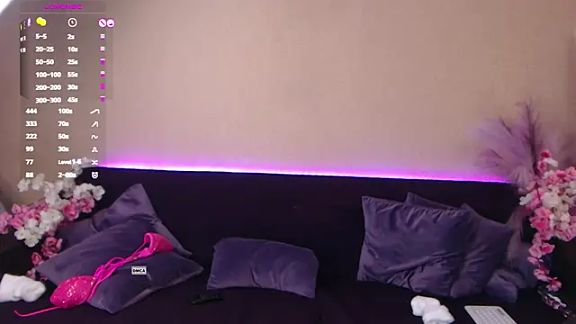 anna_chatstrip