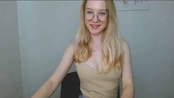 cindi_hot