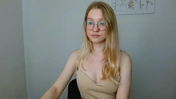 cindi_hot