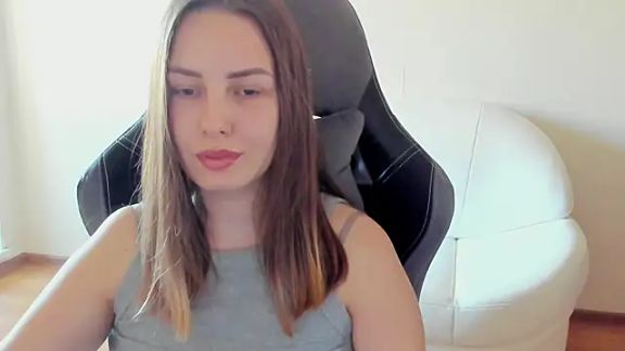Mia_shy1