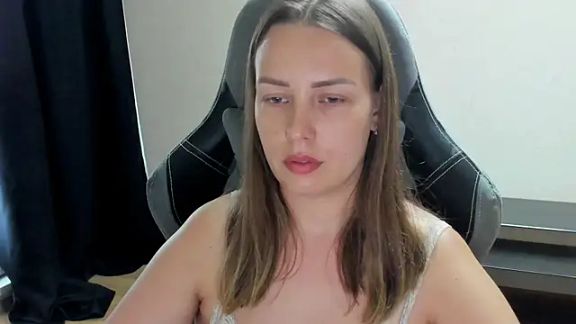 Mia_shy1