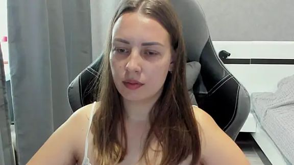 Mia_shy1