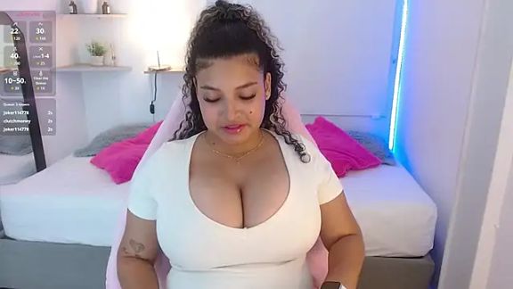 Julia_Boobs