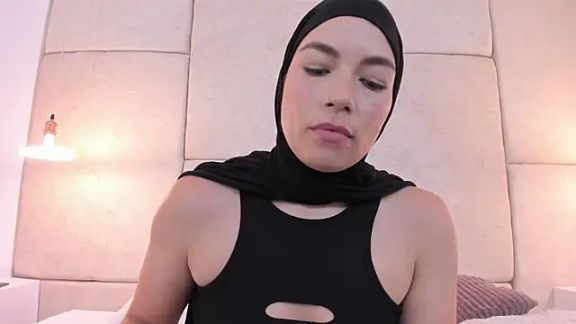 aisha_vs