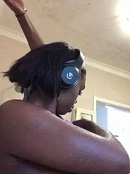 LuciousLips96