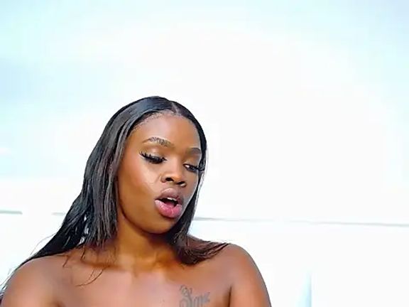 LuciousLips96