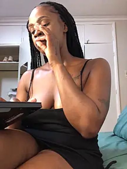LuciousLips96