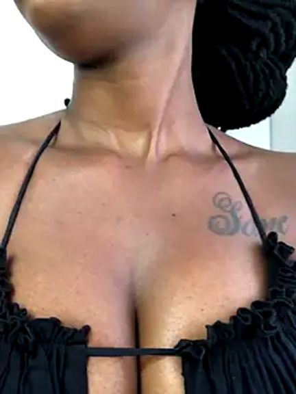 LuciousLips96