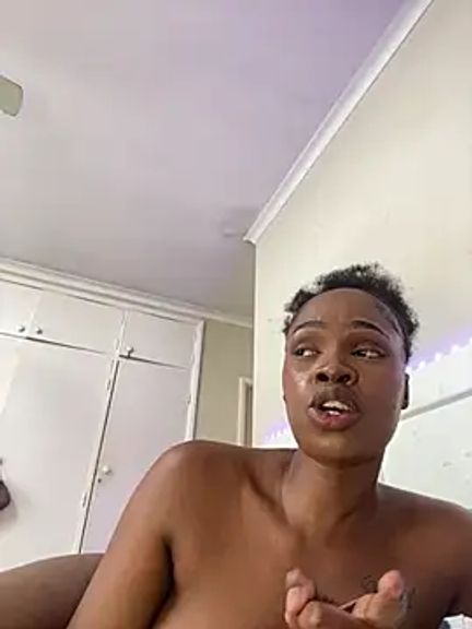 LuciousLips96